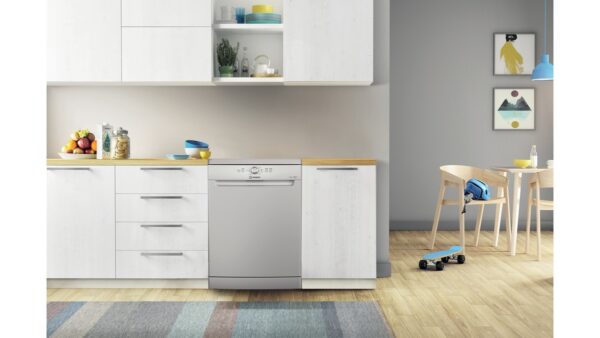 LAVASTOVIGLIE INDESIT D2FHK26S 14 COPERTI - immagine 6