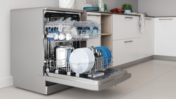 LAVASTOVIGLIE INDESIT D2FHK26S 14 COPERTI - immagine 3