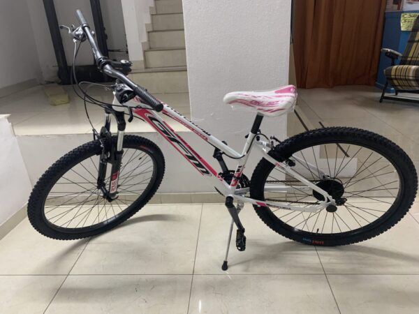 BICICLETTA 27,5 BIANCO E ROSA GFM